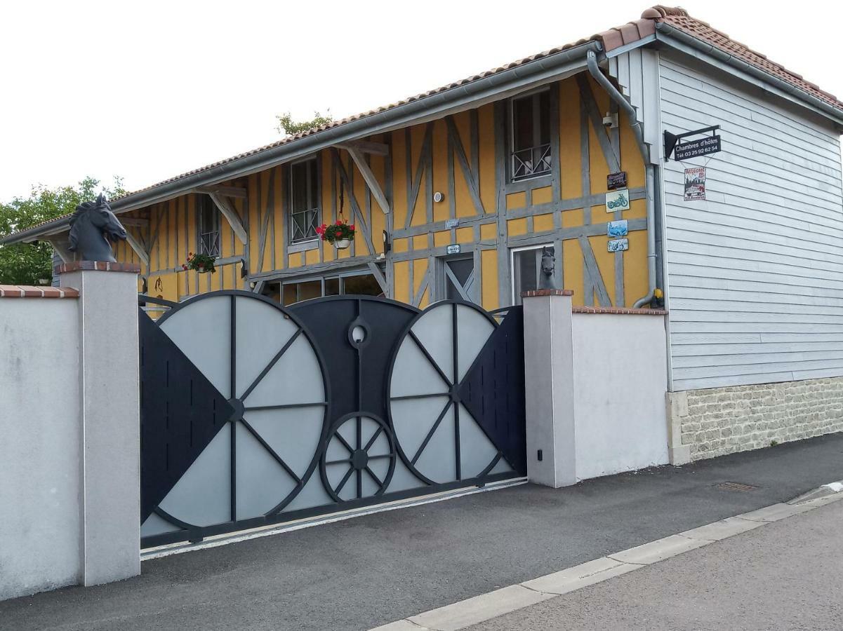 Les Attelages De La Fontaine Hotell Epothemont Exteriör bild